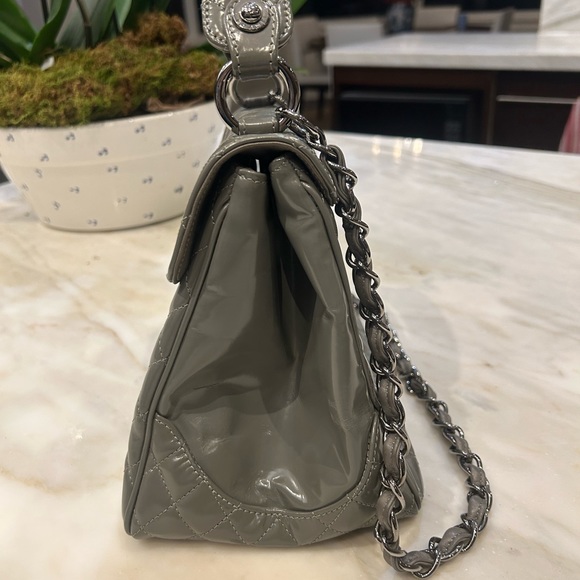 CHANEL shoulder bag 💯 % authentic. Amazing condition - Picture 3 of 9